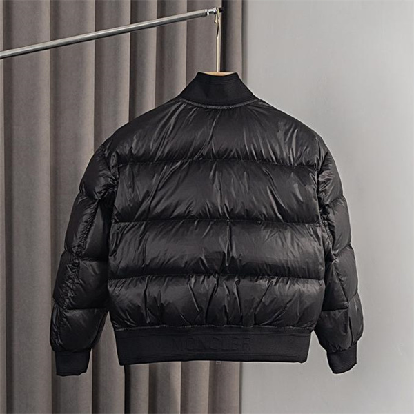 MONCLER コピー レディース ダウンジャケット エレガントさ 機能性 モンクレール
