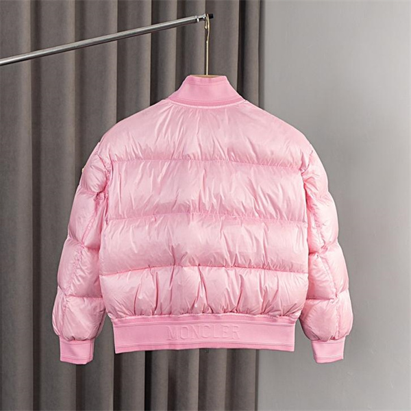 MONCLER コピー レディース ダウンジャケット エレガントさ 機能性 モンクレール