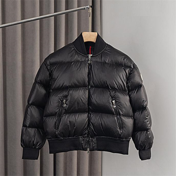MONCLER コピー レディース ダウンジャケット エレガントさ 機能性 モンクレール