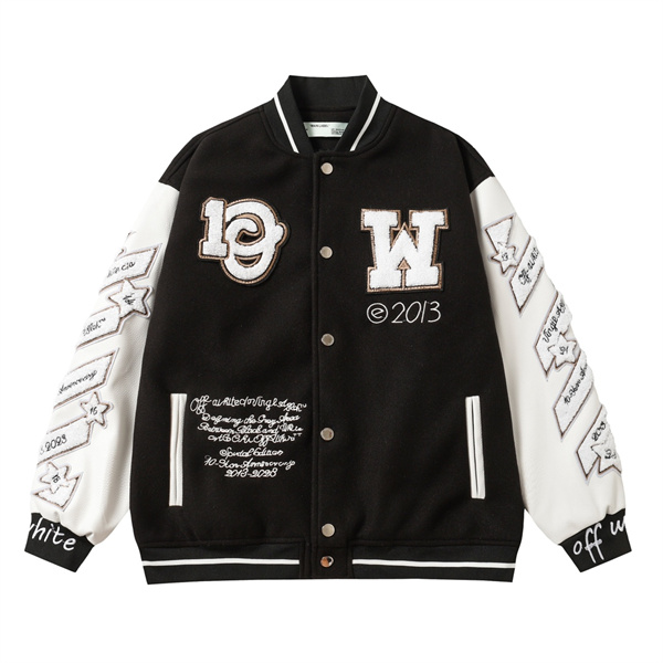 Off-White スーパーコピージャケット 黒と白 刺繍ロゴ「CLASS OF 2013」バナー風デザイン オフホワイト