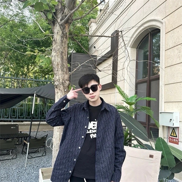 DIOR 偽物 シャツジャケット シックなパターン エレガント シルバーボタン ディオール