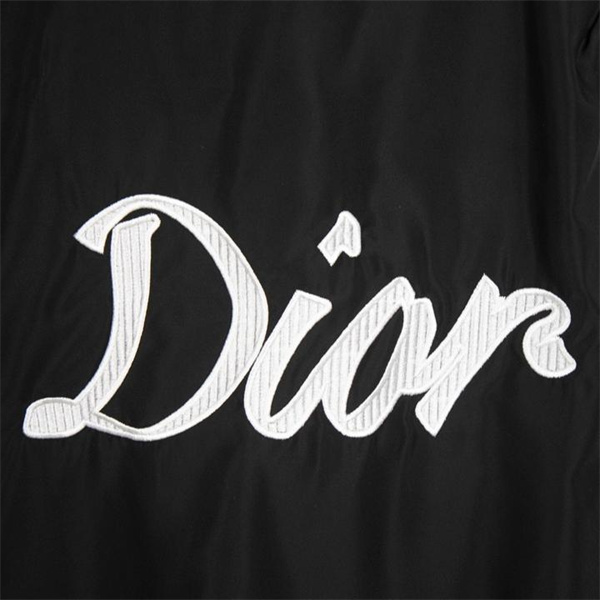 ディオール 偽物 ジャケット 大胆な背面ロゴ ブラックホワイト カジュアル シック DIOR