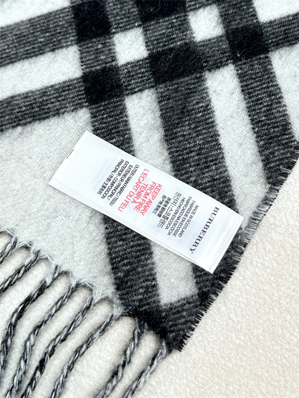 バーバリー 偽物 マフラー 黒白チェック柄 高品質 防寒 クラシックデザイン BURBERRY