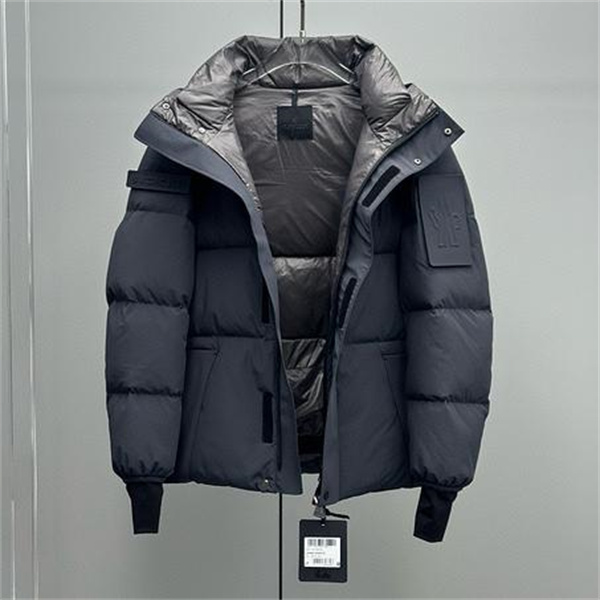 モンクレール スーパーコピー ダウンジャケット 小さなロゴ フロント 防寒性抜群 MONCLER