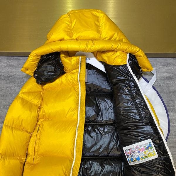 モンクレール スーパーコピー ダウンジャケット フード付き 光沢ブラック裏地 秋冬向け MONCLER