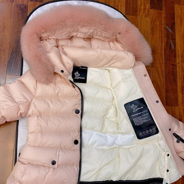 MONCLER スーパーコピー ダウンジャケット ブラック 光沢生地 ファーフード付き モンクレール