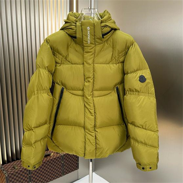 MONCLER コピー ダウンジャケット ロゴパッチ付き ボリュームフード 防寒性抜群モンクレール