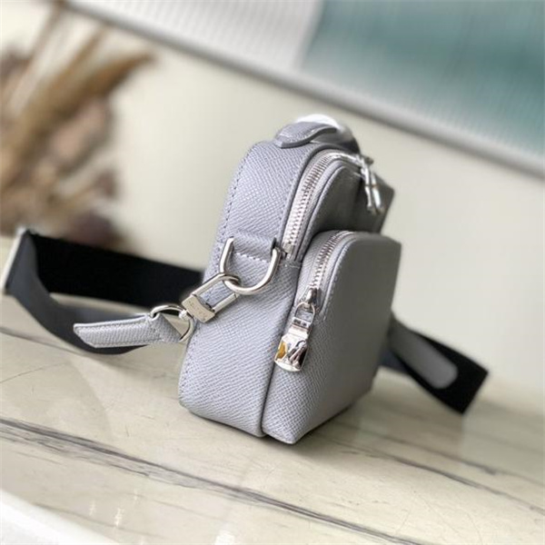 M11657 ルイヴィトン  LOUIS VUITTON コピー ショルダーバッグ レザー使用 LVロゴ刻印