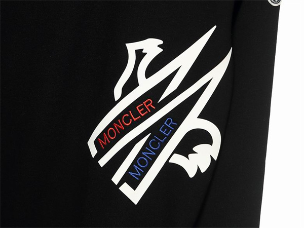 モンクレール スーパーコピー トレーナー 赤青ロゴ ワッペン付き カジュアル MONCLER