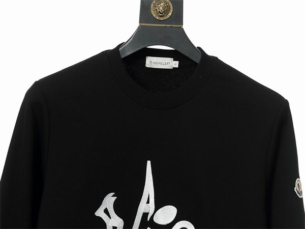 モンクレール コピー トレーナー シルバーロゴデザイン ワッペン付き 洗練 MONCLER