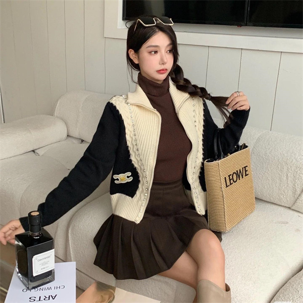 CELINE スーパーコピー カーディガン ロゴ 刺繍 ケーブル編み ホワイト セリーヌ
