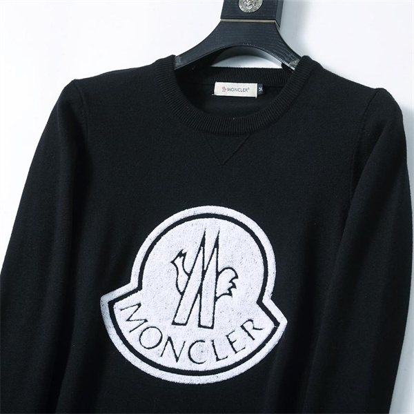 モンクレール スーパーコピー トレーナー ロゴ刺繍 センター入り モスグリーン MONCLER