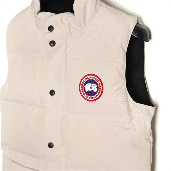 カナダグース コピー ベスト ロゴパッチ シングルスナップ オリーブグリーン ブラウン Canada Goose 