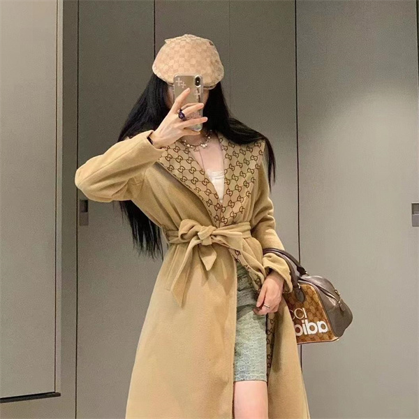 GUCCI コピー コート ベージュ GGモノグラム ベルト付き モダンエレガントデザイン