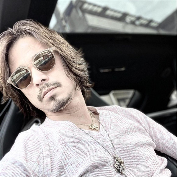 CHROME HEARTS 偽物 ネックレス シルバー クロスモチーフ 剣デザイン クラシックエレガンス クロムハーツ 
