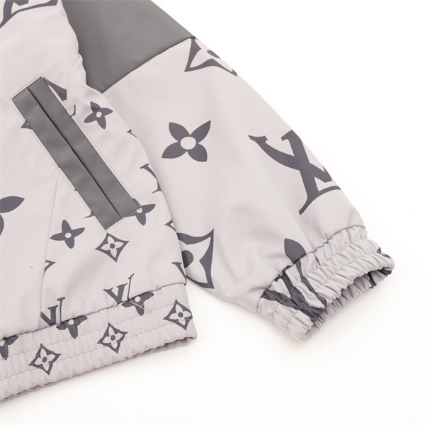LOUIS VUITTON コピー ジャケット グレー＆シルバー モノグラム スポーティーエレガント ルイ・ヴィトン