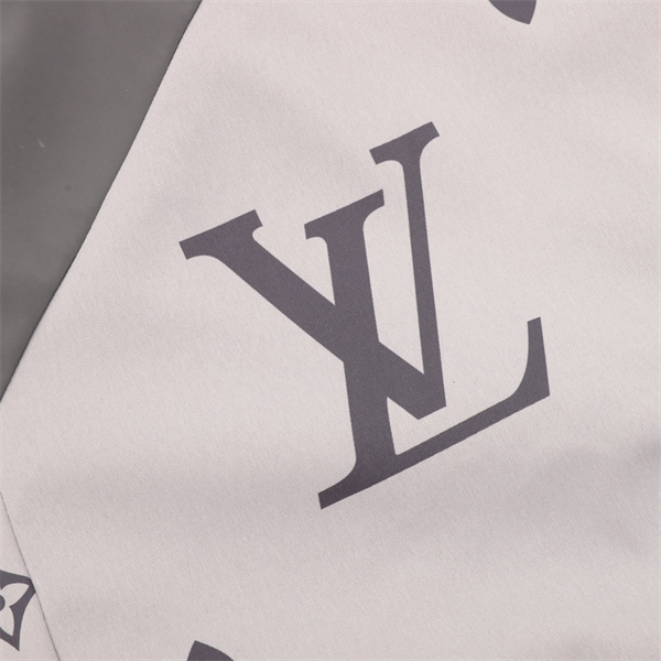 LOUIS VUITTON コピー ジャケット グレー＆シルバー モノグラム スポーティーエレガント ルイ・ヴィトン