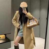 GUCCI コピー コート ベージュ GGモノグラム ベルト付き モダンエレガントデザイン