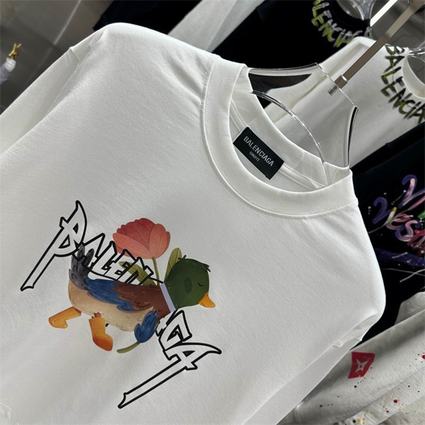 バレンシアガ 偽物 長袖Tシャツ カラフルアヒル 遊び心満載 BALENCIAGA