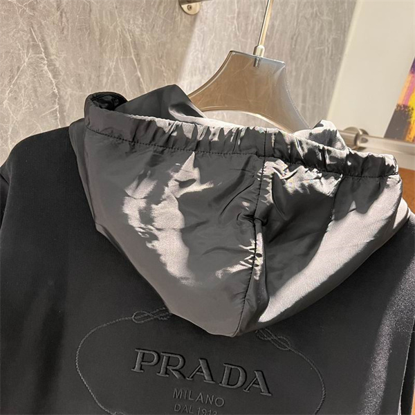 プラダ スーパーコピー ジャケット エンボスロゴ カジュアル 刺繍 PRADA