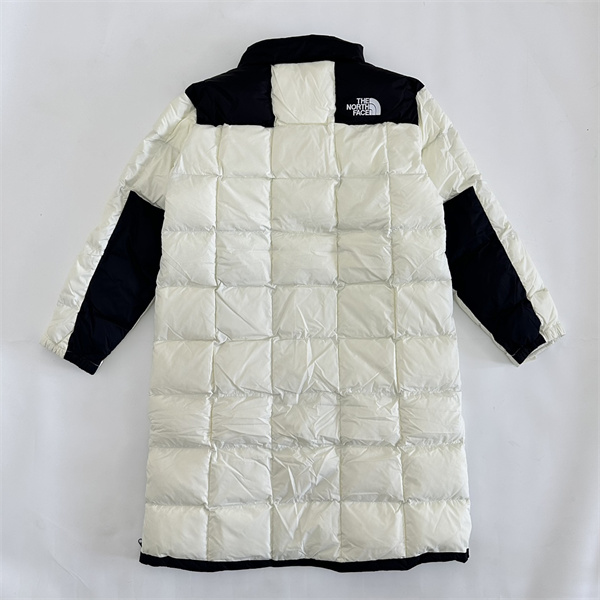 THE NORTH FACE コピー ダウンジャケット ロング丈 ブラック切り替え ロゴアクセント ザノースフェイス
