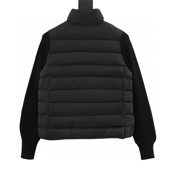 モンクレール コピー ダウンジャケット ニットスリーブ キルティングパネル ロゴパッチ MONCLER