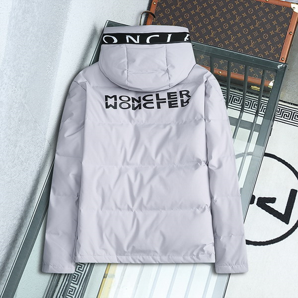 MONCLER 偽物 ダウンジャケット ロゴ刺繍 フード付き スポーティ モンクレール