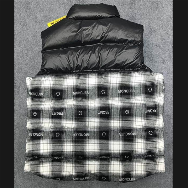 MONCLER スーパーコピー ダウンベスト チェック柄 ロゴ刺繍 メッシュポケット モンクレール