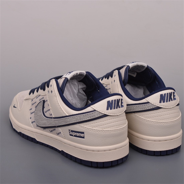 Nike SB Dunk Low×Supreme 偽物 スニーカー アイボリー×ネイビー ロゴ 新作限定 モデル コラボ シュプリーム