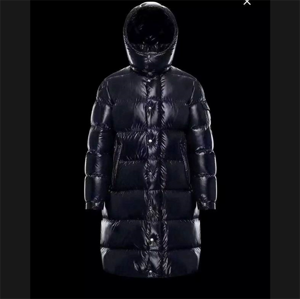 モンクレール 偽物 ロングダウンジャケット ロゴ刺繍 ポケット付き MONCLER