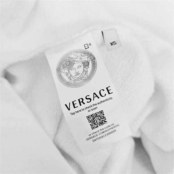 ヴェルサーチ コピー トレーナー ロゴ 調和 洗練 日常使い モード対応 VERSACE
