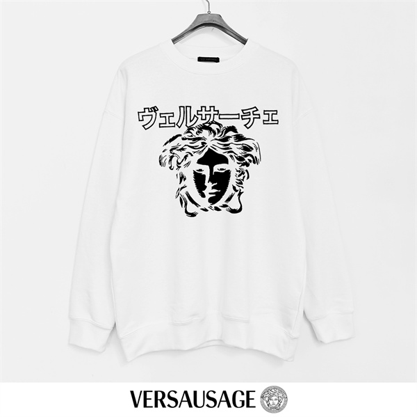 VERSACE コピー トレーナー 日本語ロゴ 斬新 デザイン 引き立てる ヴェルサーチ
