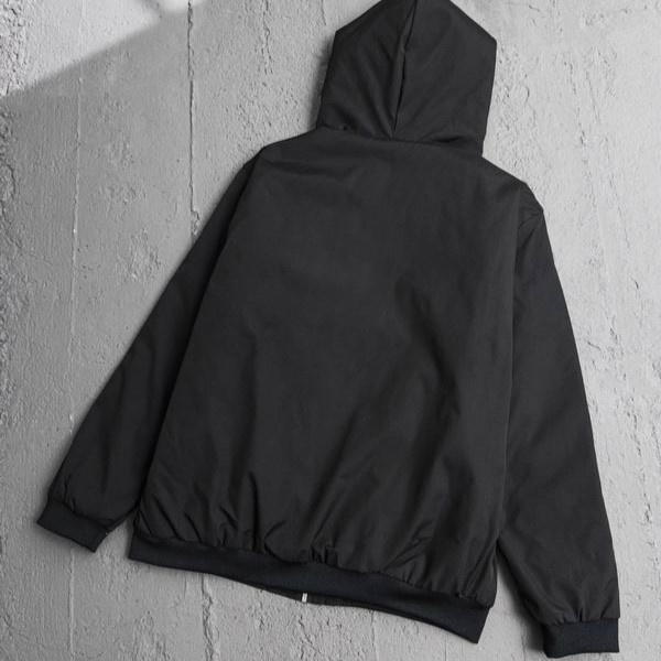 PRADA コピー ジャケット 三角ロゴ 袖レザー フード付き 定番 メンズ オシャレ プラダ