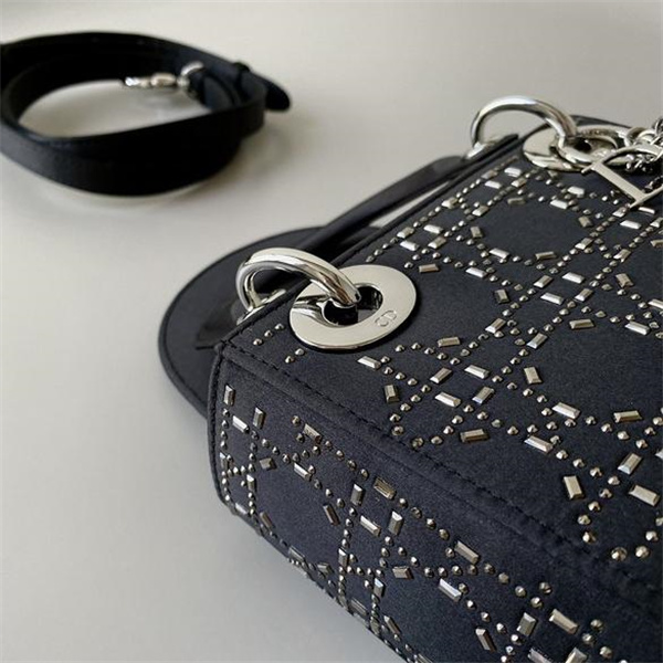 ディオール スーパーコピー ハンドバッグ スタッズ装飾 モダンデザイン DIOR