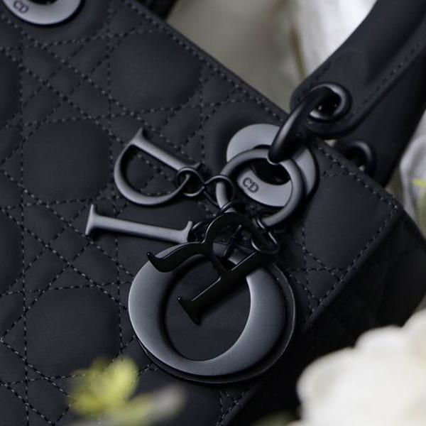 ディオール スーパーコピー ハンドバッグ グレー カナージュ模様 モダン ハート ミツバチ エンボスロゴ DIOR