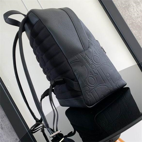 DIOR スーパーコピー リュック モノグラム 高品質レザー ジッパーポケット エレガント ディオール