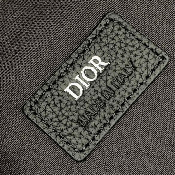 DIOR スーパーコピー リュック モノグラム 高品質レザー ジッパーポケット エレガント ディオール