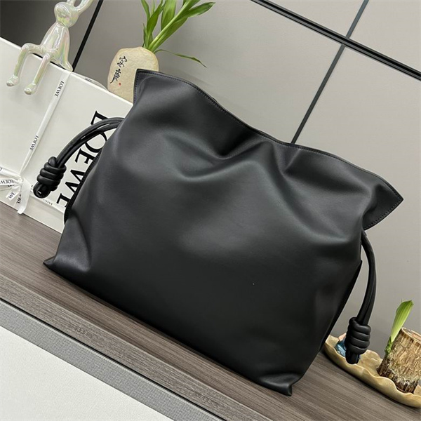 LOEWE コピー ハンドバッグ 結び目デザイン ミニマル ブラックレザー ロエベ