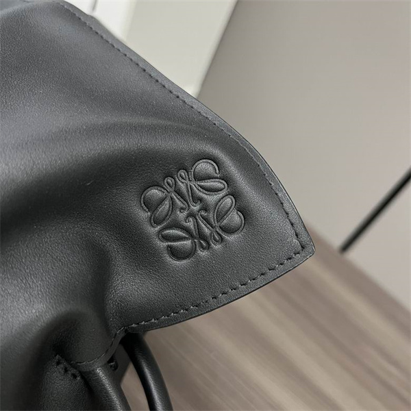 LOEWE コピー ハンドバッグ 結び目デザイン ミニマル ブラックレザー ロエベ