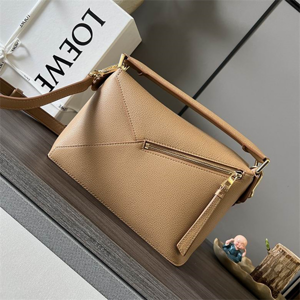 LOEWE コピー ハンドバッグ キャメルレザー アイコニックロゴ 調節ストラップ ロエベ