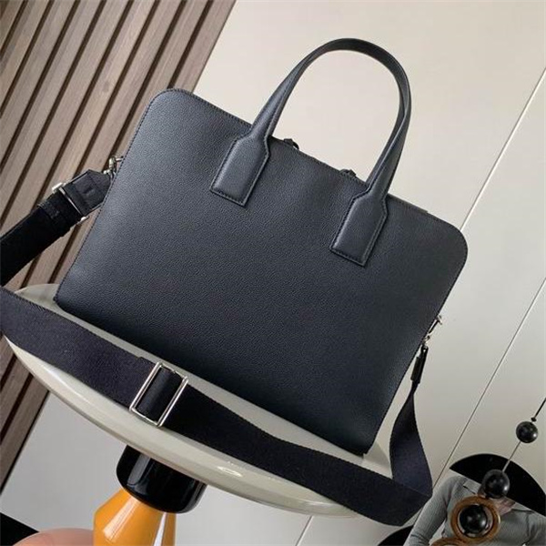 LOEWE コピー ビジネスバッグ シンプル ブラックレザー 耐久性 高級感 ロエベ