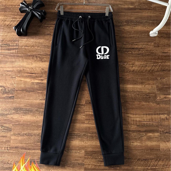 ディオール スーパーコピー セットアップ CD DIOR スーパーコピー ロゴ ブラック 裏起毛 大胆 DIOR