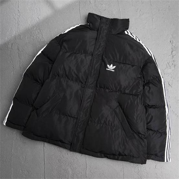バレンシアガ スーパーコピー 中綿ジャケット スポーティ モード感 ロゴ トレフォイル BALENCIAGA