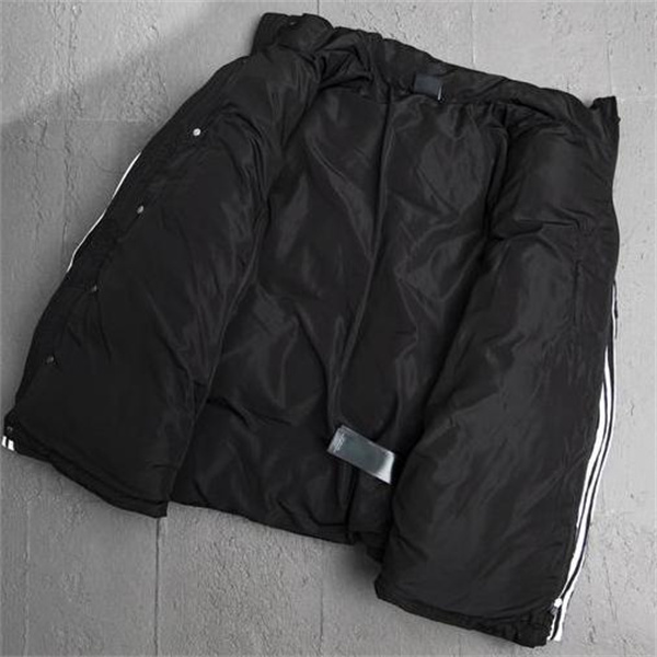 バレンシアガ スーパーコピー 中綿ジャケット スポーティ モード感 ロゴ トレフォイル BALENCIAGA