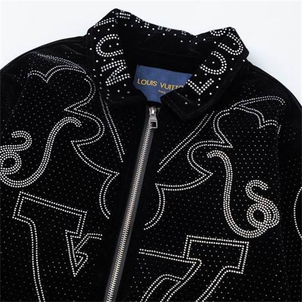 LOUIS VUITTON スーパーコピー ジャケット モノグラム 大きなLVロゴ スポーティ 光沢感 ルイヴィトン
