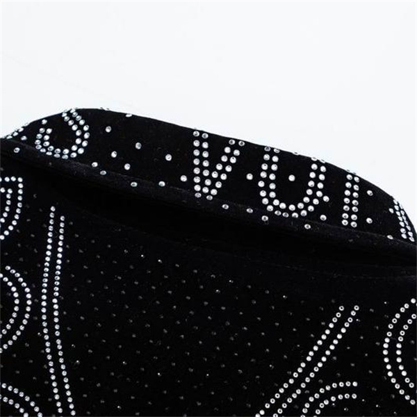 LOUIS VUITTON スーパーコピー ジャケット モノグラム 大きなLVロゴ スポーティ 光沢感 ルイヴィトン
