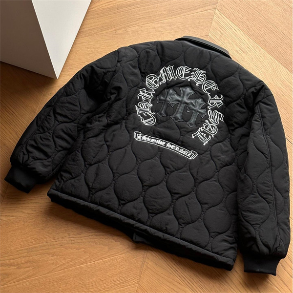 クロムハーツ コピー 中綿ジャケット 波状キルティング クロスパッチ アーチロゴ ストリート CHROME HEARTS