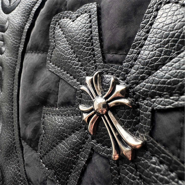 CHROME HEARTS 偽物 中綿ジャケット ダイヤモンドキルティング クロスモチーフ エンボスロゴ クロムハーツ