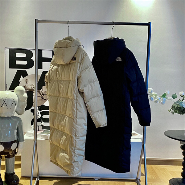 ザノースフェイス 偽物 ダウンジャケット ベージュ 防寒 高級感 上品な印象 THE NORTH FACE