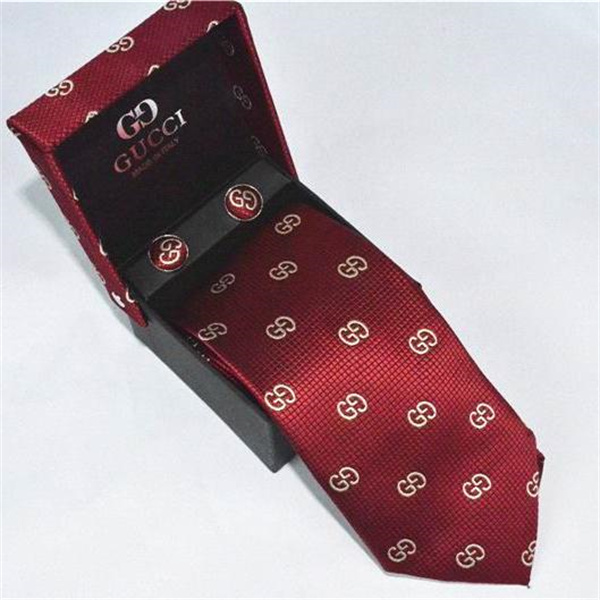 GUCCI コピー ネクタイ 赤 GGロゴ シルク素材 高級感 グッチ LOUIS VUITTON